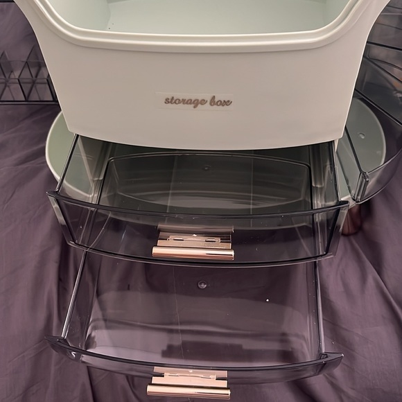 Mint green storage box - Picture 5 of 7